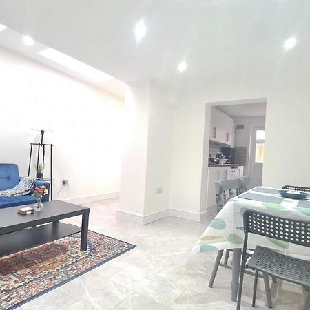 Spacious Room In Manor Park London Exterior photo