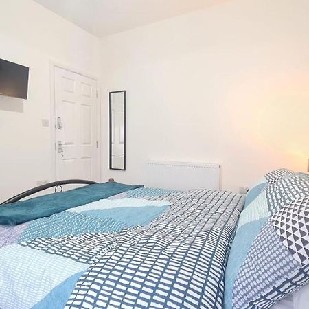 Spacious Room In Manor Park London Exterior photo