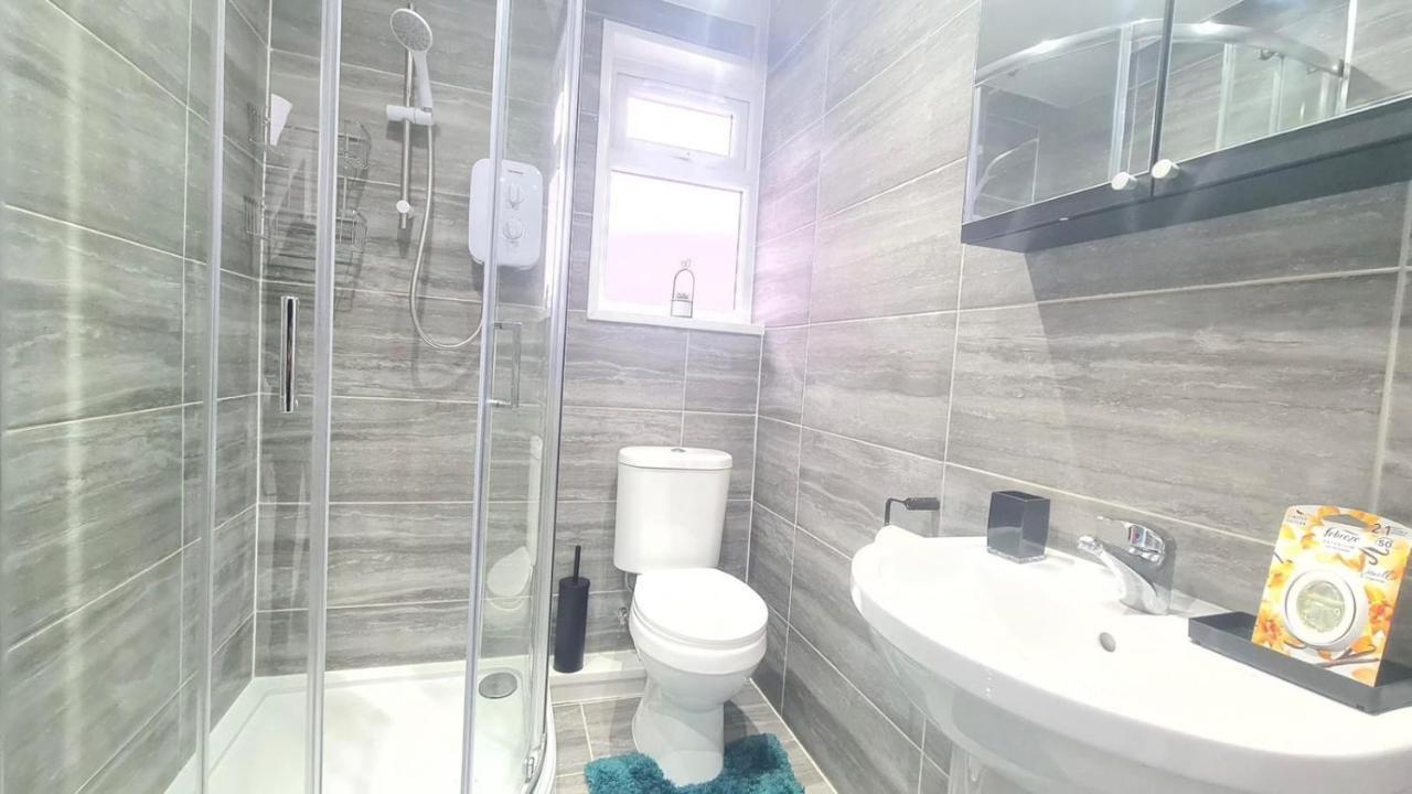 Spacious Room In Manor Park London Exterior photo