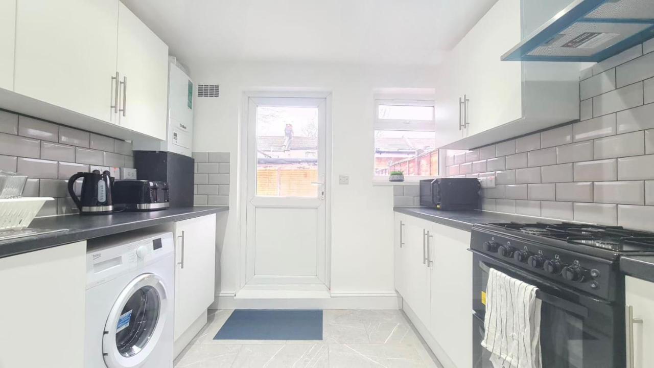 Spacious Room In Manor Park London Exterior photo